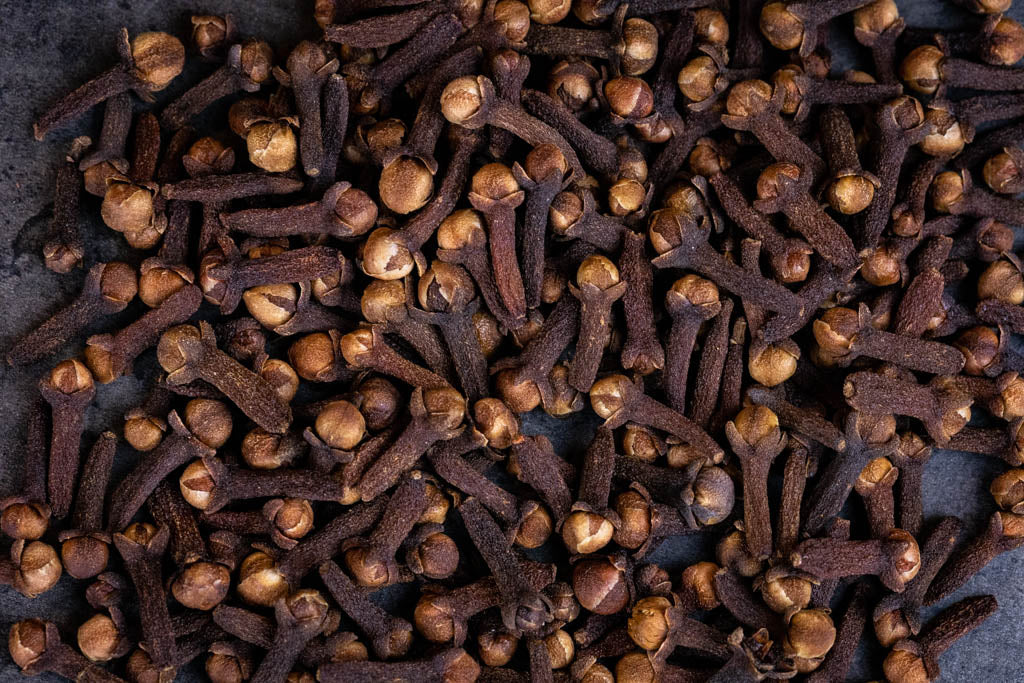 Organic cloves